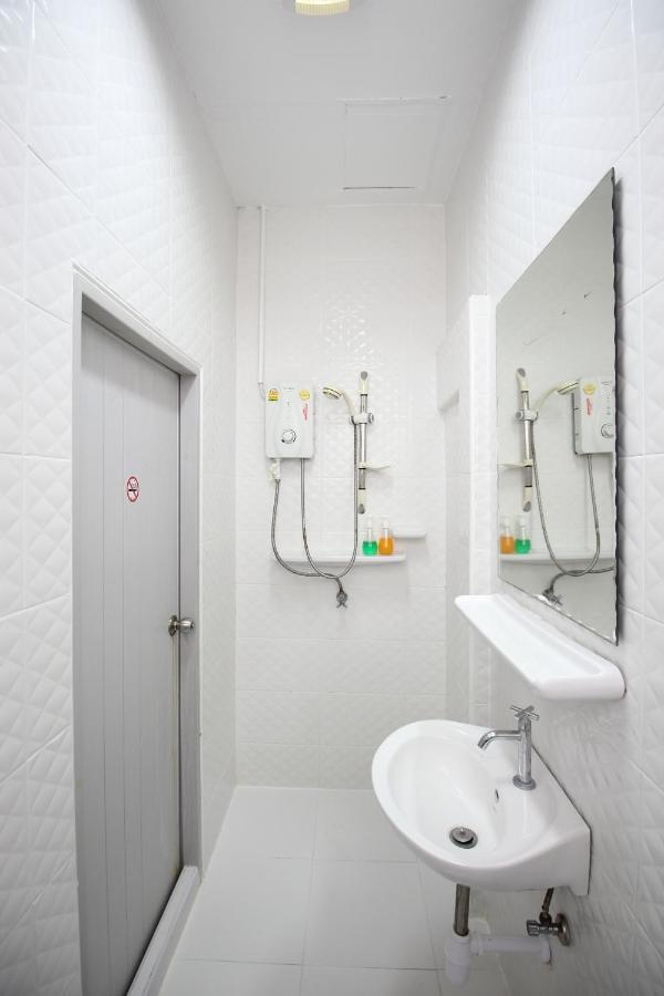 โอโย 435 เฟรม เรสซิเดนซ์ Apartment Phuket ภายนอก รูปภาพ